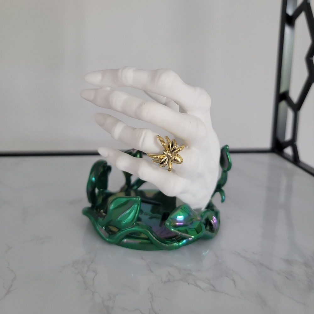 Bath and bodyworks ivy witch soap holder. Halloween 2022